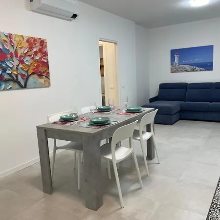 Marina Garden Apartment *